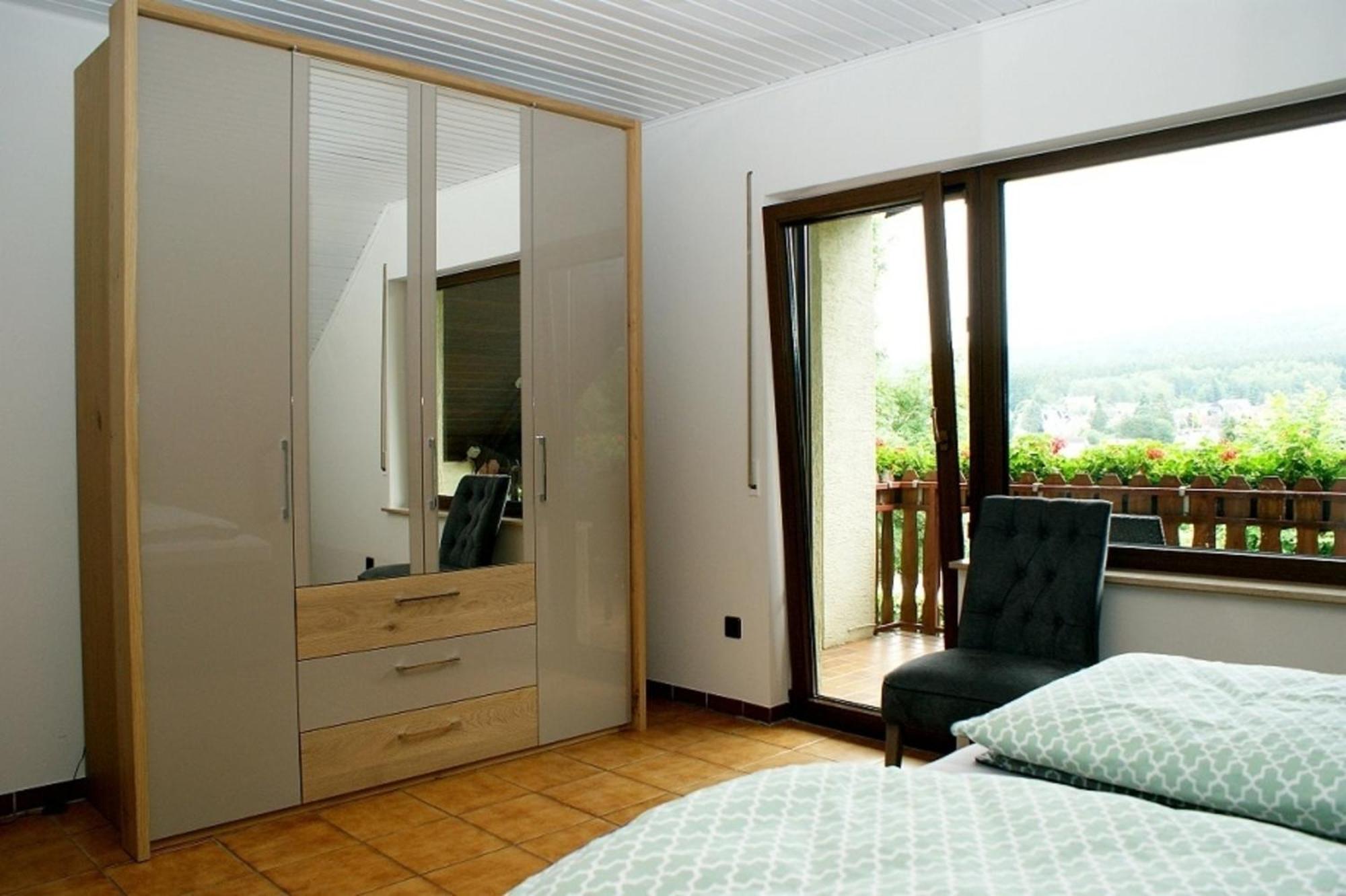 Apartamento Haus "Zwischen Den Waeldern" Allenbach Exterior foto